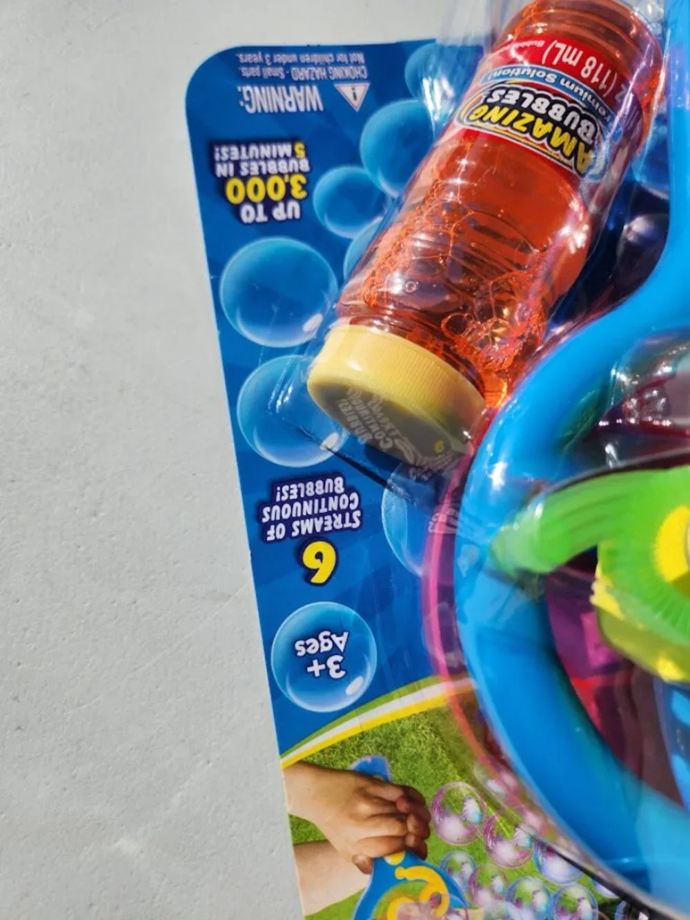 NEW Amazing Bubble Blizzard Toy Outdoor Backyard Picnic Stocking Stuffer